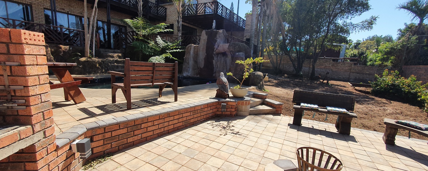 Our newly buildt Firepit and guest braai area